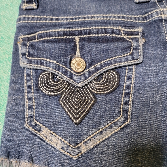 Rue 21 Shortie jean shorts Size 5/6 - Picture 5 of 5
